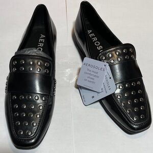 AEROSOLES Black Loafers with Silver Accents